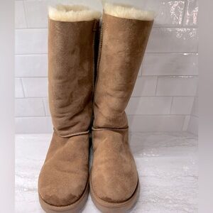UGG BAILEY BOW TALL - Chestnut - Size 10